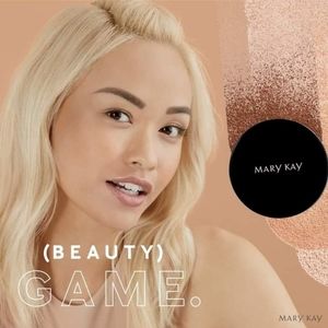 Mary kay Silky Setting Powder Light-Medium Beige.